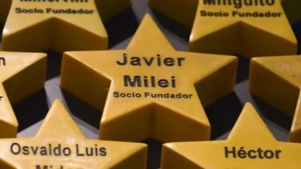 Fue uno de los socios fundadores del Museo de la Pasión Boquense.