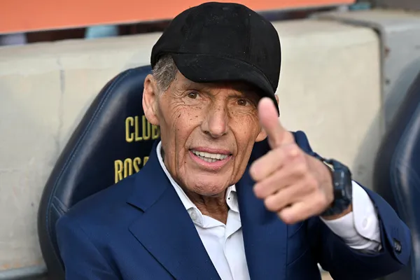 Russo y su reacción al escuchar de la victoria de Boca. (Getty)