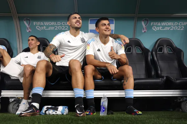 Paredes junto a Dybala, en la Selección Argentina. (Getty)