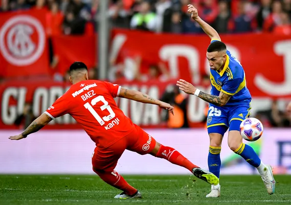 Norberto Briasco ante Independiente. (Getty)