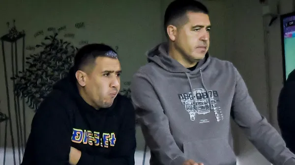 Cristian Riquelme, junto a su hermano Juan Román (Getty Images)