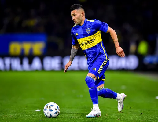 BUENOS AIRES, ARGENTINA - SEPTEMBER 3: Lucas Janson of Boca Juniors drives the ball during a match between Boca Juniors and Tigre as part of Group B of Copa de la Liga Profesional 2023  at Estadio Alberto J. Armando on September 3, 2023 in Buenos Aires, Argentina. (Photo by Marcelo Endelli/Getty Images)