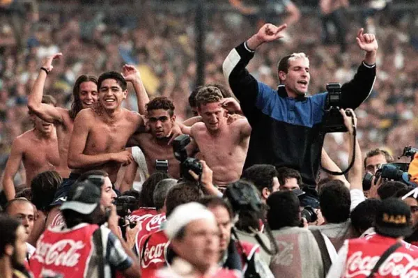 Campeones: Guillermo junto a Riquelme, Arruabarrena y Palermo