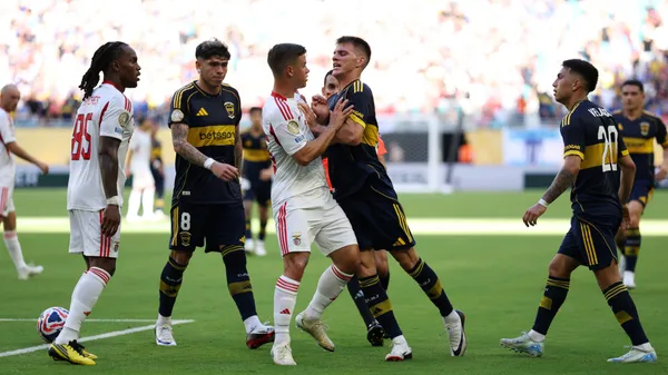 Zenón y Palacios, con botines modificados. (Getty)