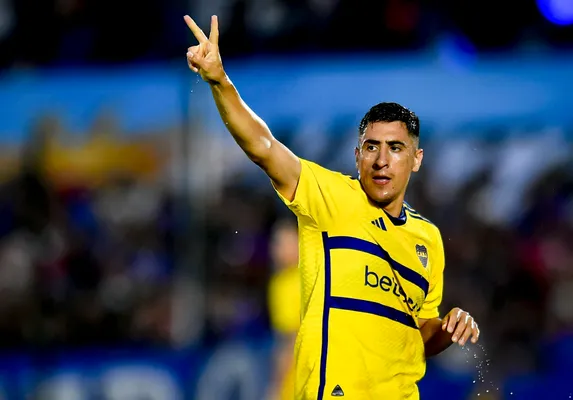 Merentiel festejando uno de sus tantos goles con Boca