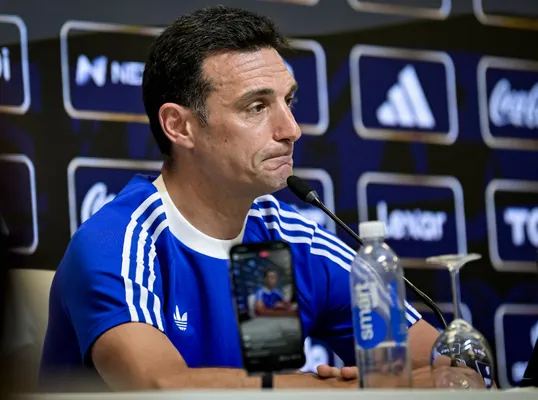 Scaloni confirmó que Paredes estará en el Mundial. (Getty)