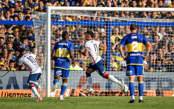 Bareiro, contra Boca. (Getty)