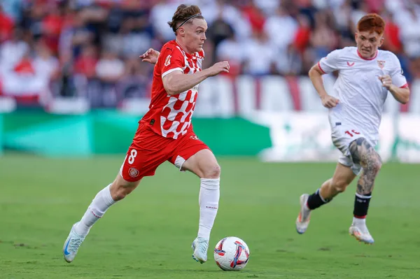 El Colo Barco en su debut ante Girona. (Imago)