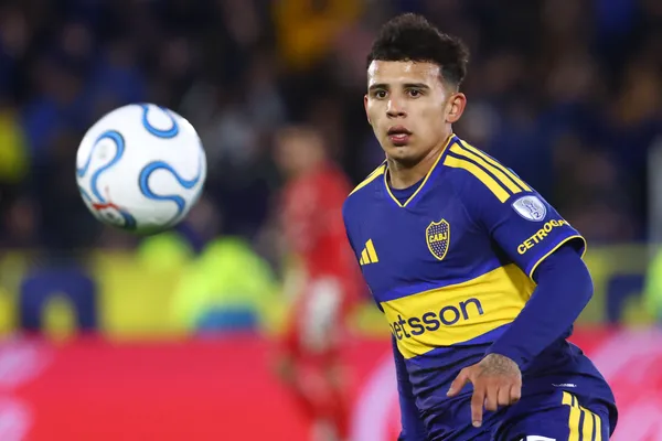 Flores todavía no tiene confirmada la titularidad en Boca vs. Racing.