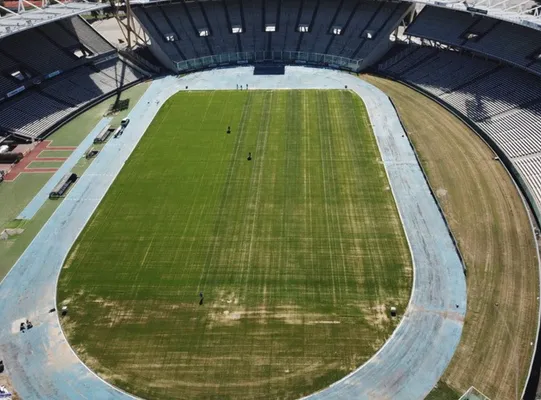 Así está el campo de juego del Kempes (Olé)