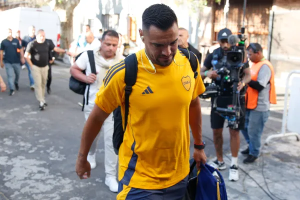 Romero trabaja con el resto del grupo en Boca. (Getty)