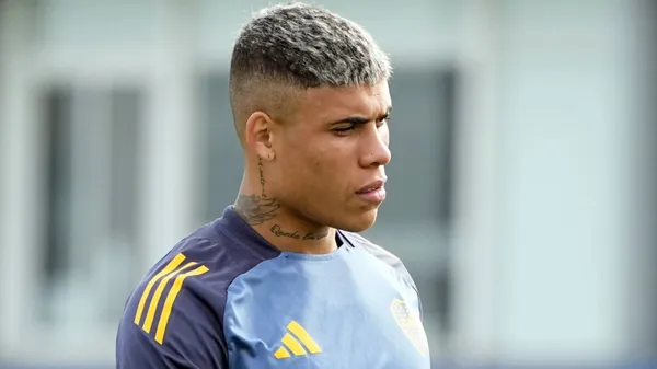 Ayrton Costa, con chances de jugar ante Argentino de Monte Maíz.