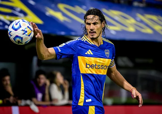 Edinson Cavani se mantiene en el once de Boca. (Getty)
