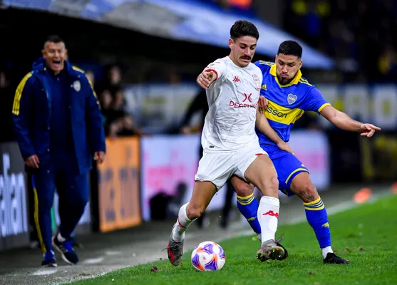 Jorge Almirón le respondió a Bruno Valdez. (Getty)
