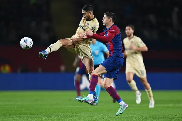 Varela, contra el Barcelona. (Getty)