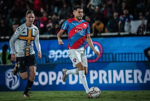 Pachi Carrizo lleva varios años jugando en Paraguay. (Instagram)