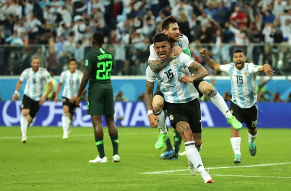Una foto icónica de Rojo y Messi (Getty)