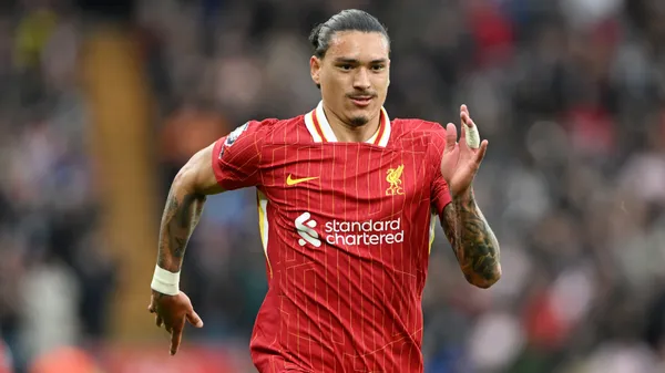 Darwin Núñez, la figura del Liverpool a la que Mac Allister quiere hacer de Boca. (Getty)