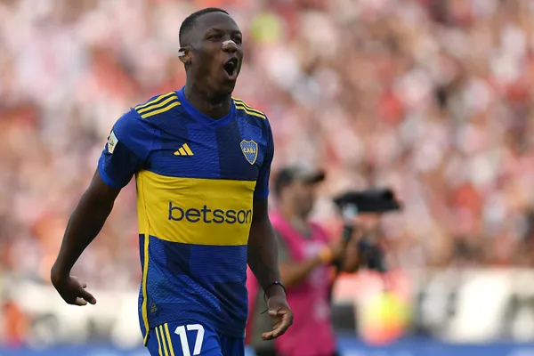Luis Advíncula en Boca vs. River en 2024 (Getty Images)