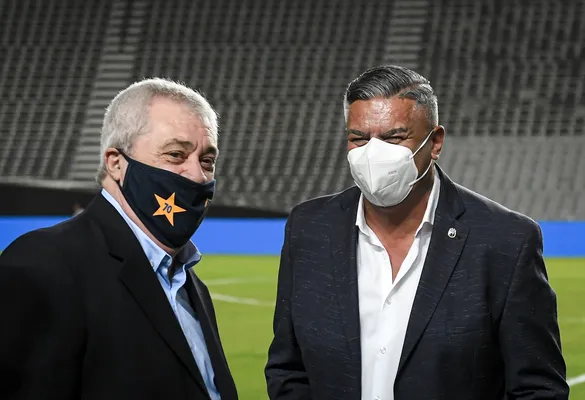 Jorge Ameal junto a Claudio Tapia. (Getty)