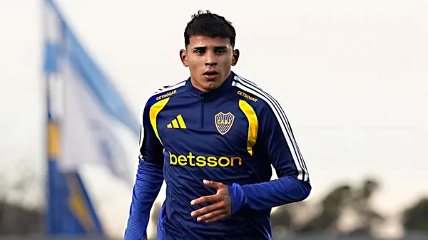 Flores convenció a Arruabarrena y será titular vs. O'Higgins. (Javier García Martino)