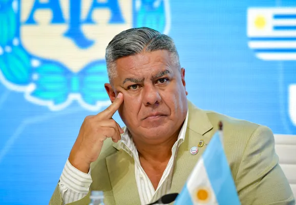 Claudio Tapia confirmó el regreso del público visitante al fútbol argentino