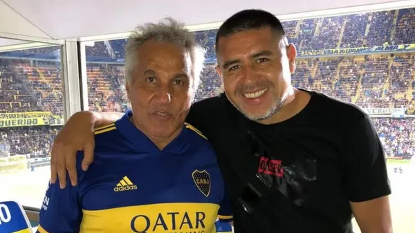 Márcico junto a Riquelme en La Bombonera. 