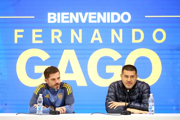 Gago y Riquelme tienen diferentes pensamiento con el caso Palacios. (Getty)