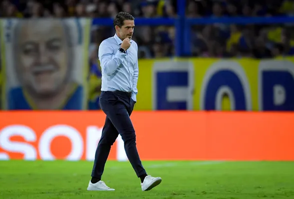 Fernando Gago ya cuenta con todos sus futbolistas. (Getty)