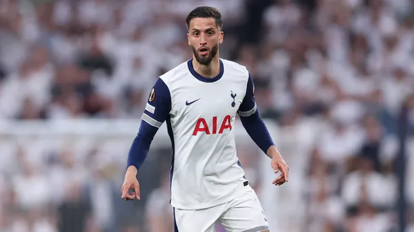 Bentancur está en carpeta de la Roma para reemplazar a Paredes. (Getty Images)