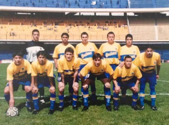 Alcorsé, con la pelota en mano cuando jugaba en la Reserva de Boca. (Archivo)