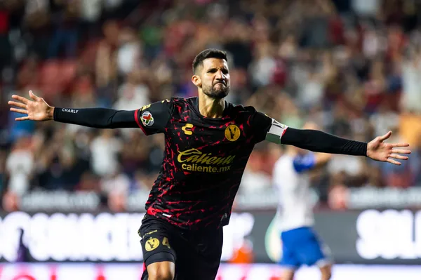 Lisandro López, de paso por Boca, será dirigido por Martín Palermo. (Getty)