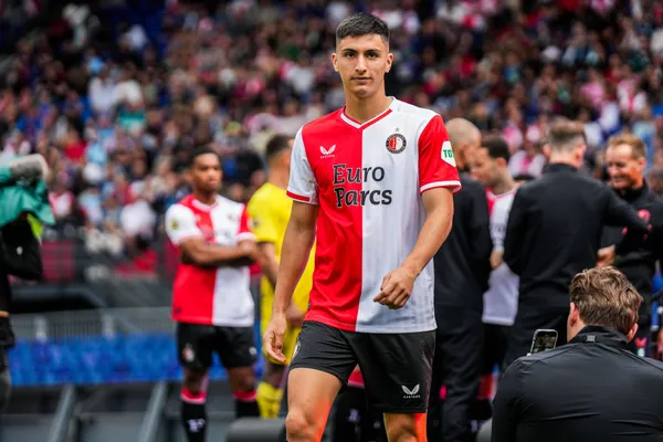 Bullaude volverá al Feyenoord. 
