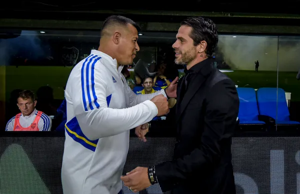 ¿Gago reemplaza a Almirón? (Getty)