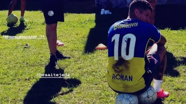 Rojo ya usaba la de Boca antes de llegar al club. (Instagram)