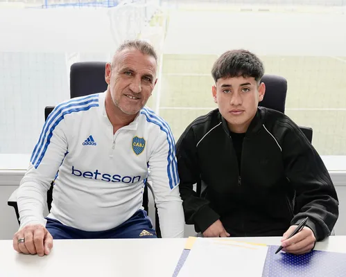 Aranda firmó su primer contrato en septiembre del 2025. (Boca Oficial)