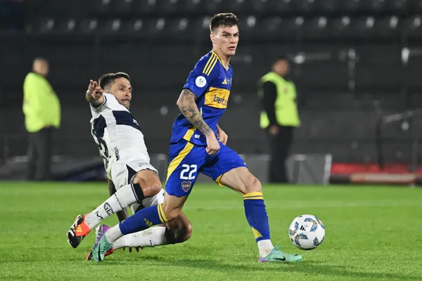 Kevin Zenón, contra Gimnasia. (Getty)