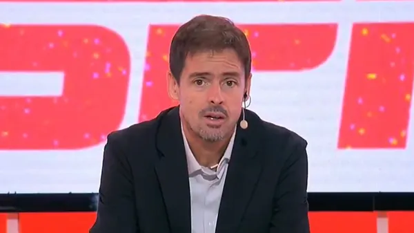Mariano Closs cuestionó a Cavani por su presente.
