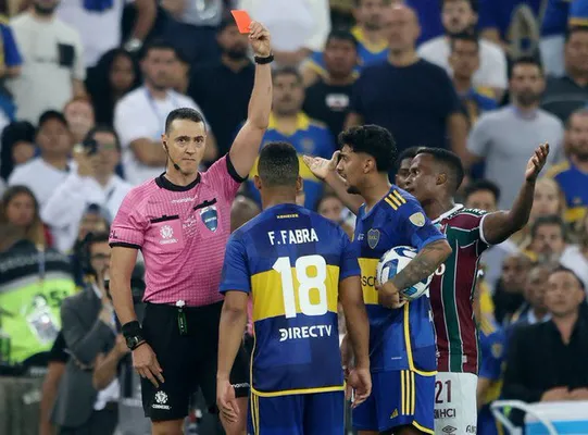 Expulsión de Fabra en la final de la Copa Libertadores (Getty Images)