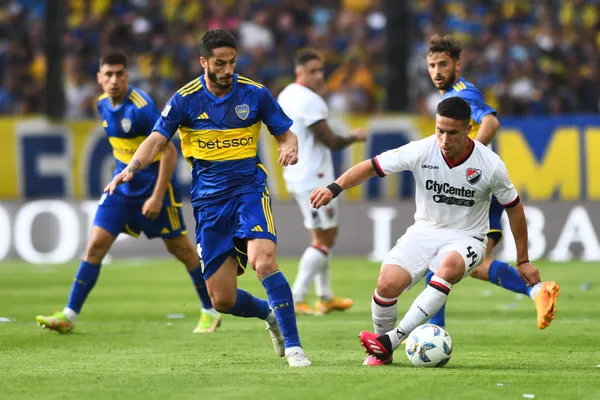 Nico Figal en acción durante un partido entre Boca y Newell's
