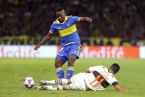 Advíncula, uno de los ausentes vs. Talleres