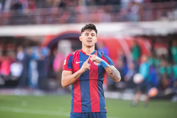 Boca tiene en carpeta a Adam Bareiro. (Imago)