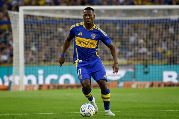 Luis Advíncula, en Boca. (Imago)