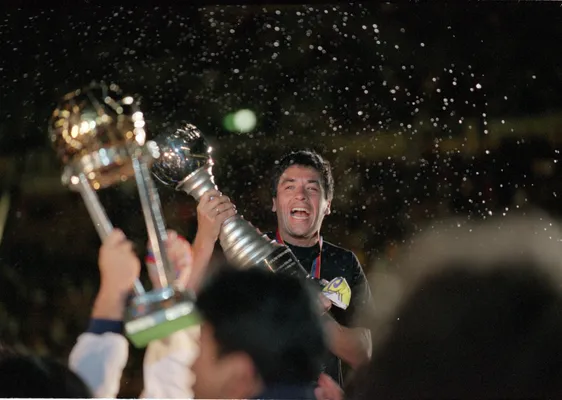 Pepe Basualdo, festejando tras ganarle a Real Madrid. (Getty)