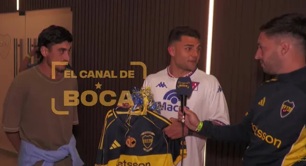 Nacho Russo recibió la camiseta homenaje para Miguel