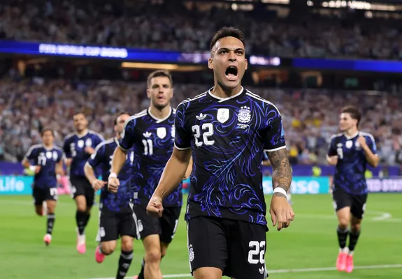 Palermo eligió a Lautaro Martínez como el mejor 9 del mundo