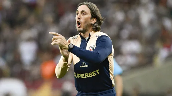 Luis Zubeldía analizó la mala racha de Cavani en Boca.