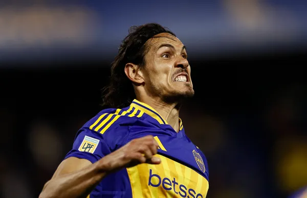 Edinson se llena la boca de gol. Uno de los mejores de Boca en el 2024