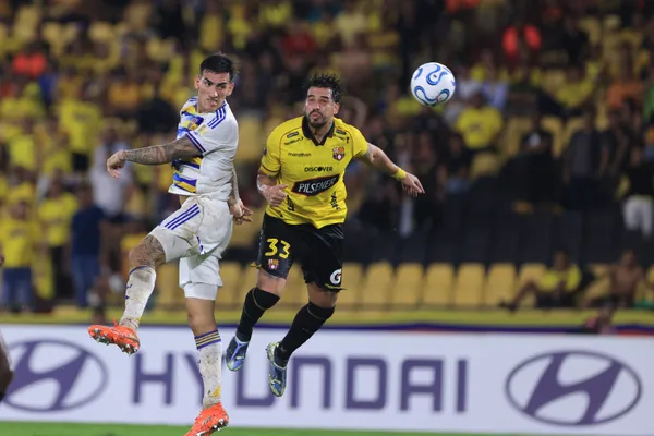 Di Lollo, reconocido en el top 10 de defensores con mejor juego aéreo. (Getty)