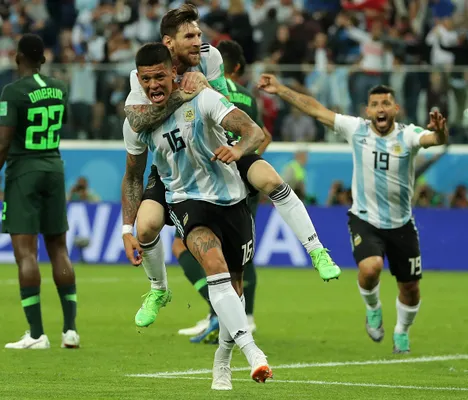 Messi y Rojo, en uno de los goles más recordados de la Albiceleste